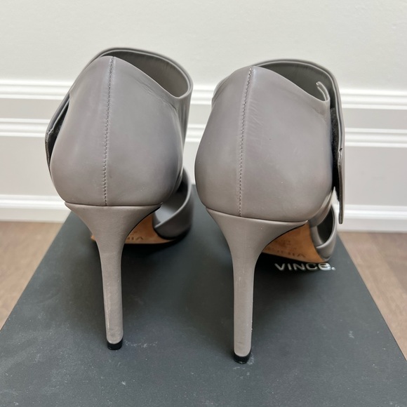 Brand new Vince heels - Picture 4 of 5